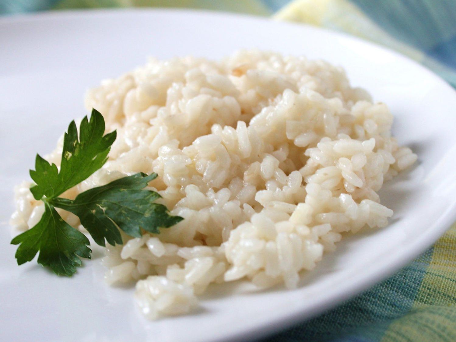  A bowl of perfectly cooked Brazilian white rice, the staple of every Brazilian meal