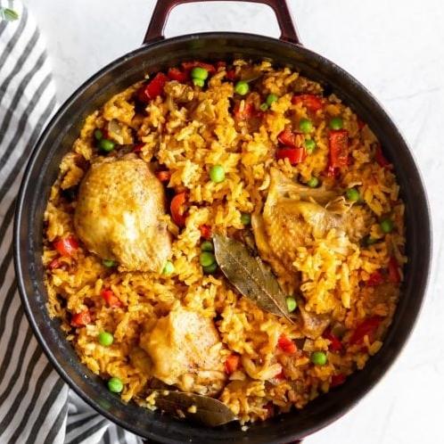  A mouthwatering combination of chicken, spices, and rice.