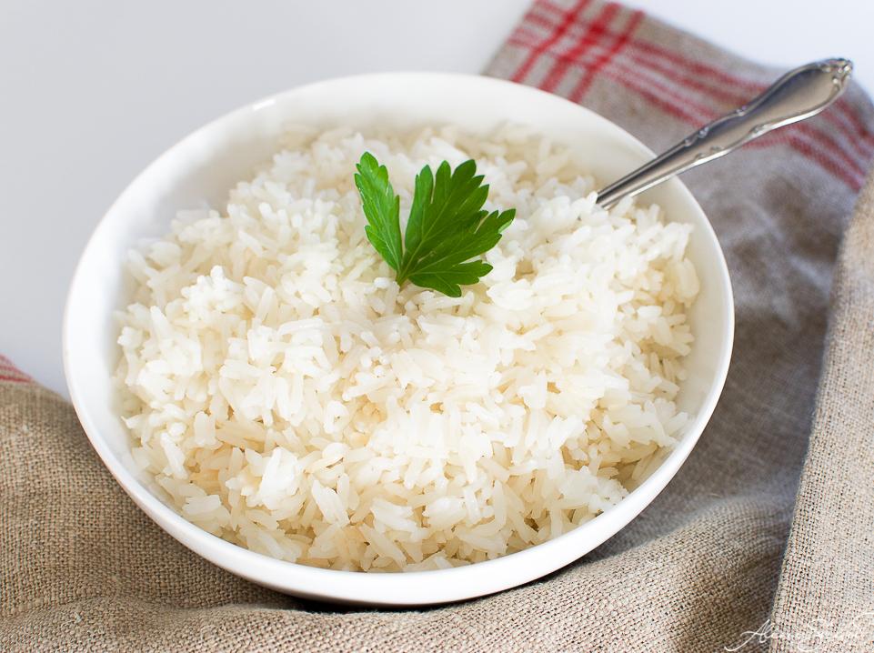  A side dish fit for any occasion, this Brazilian garlic rice is a crowd pleaser.
