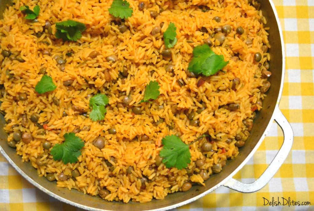  Classic Puerto Rican dish: Rice and Pigeon Peas!
