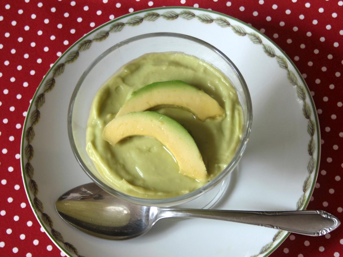  Creamy and smooth avocado cream with a pop of green color