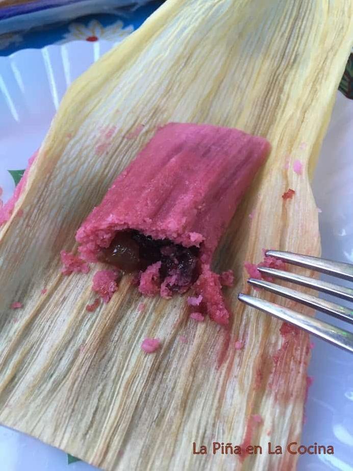  Get ready to wrap up some serious deliciousness with these Tamales De Fresa! 🤤