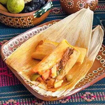  Get your hands dirty and make your own tamales, it's worth it!
