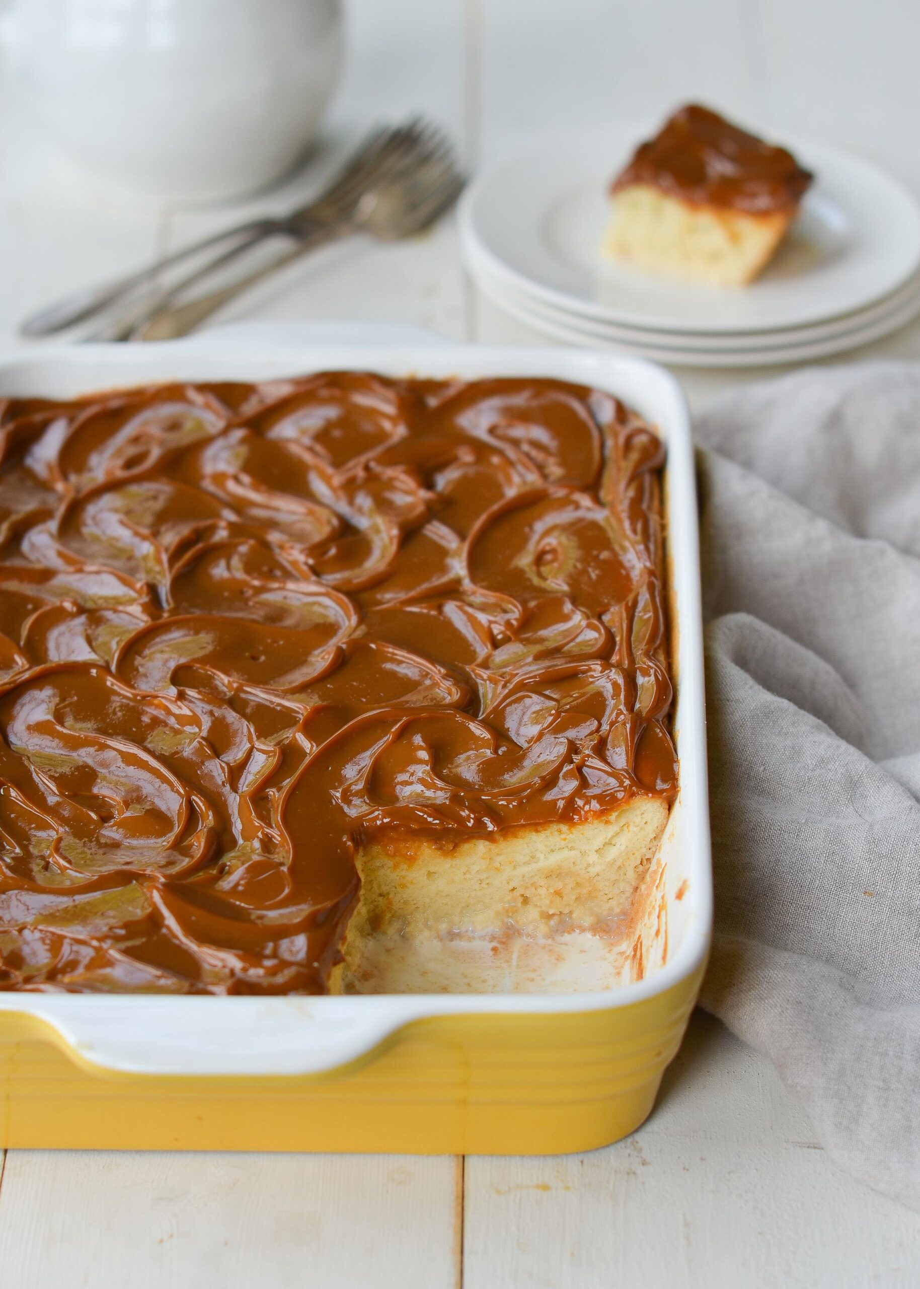  Satisfy your sweet tooth with this mouthwatering Dulce De Leche Cake!
