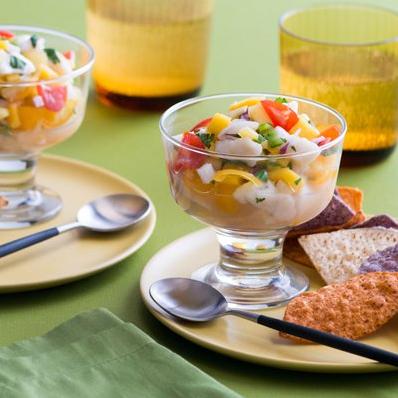  Sweet and succulent mango meets tender scallops in this refreshing ceviche.