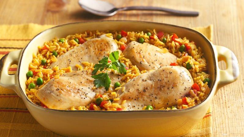  The aroma of rice cooked with chicken and spices is simply irresistible.