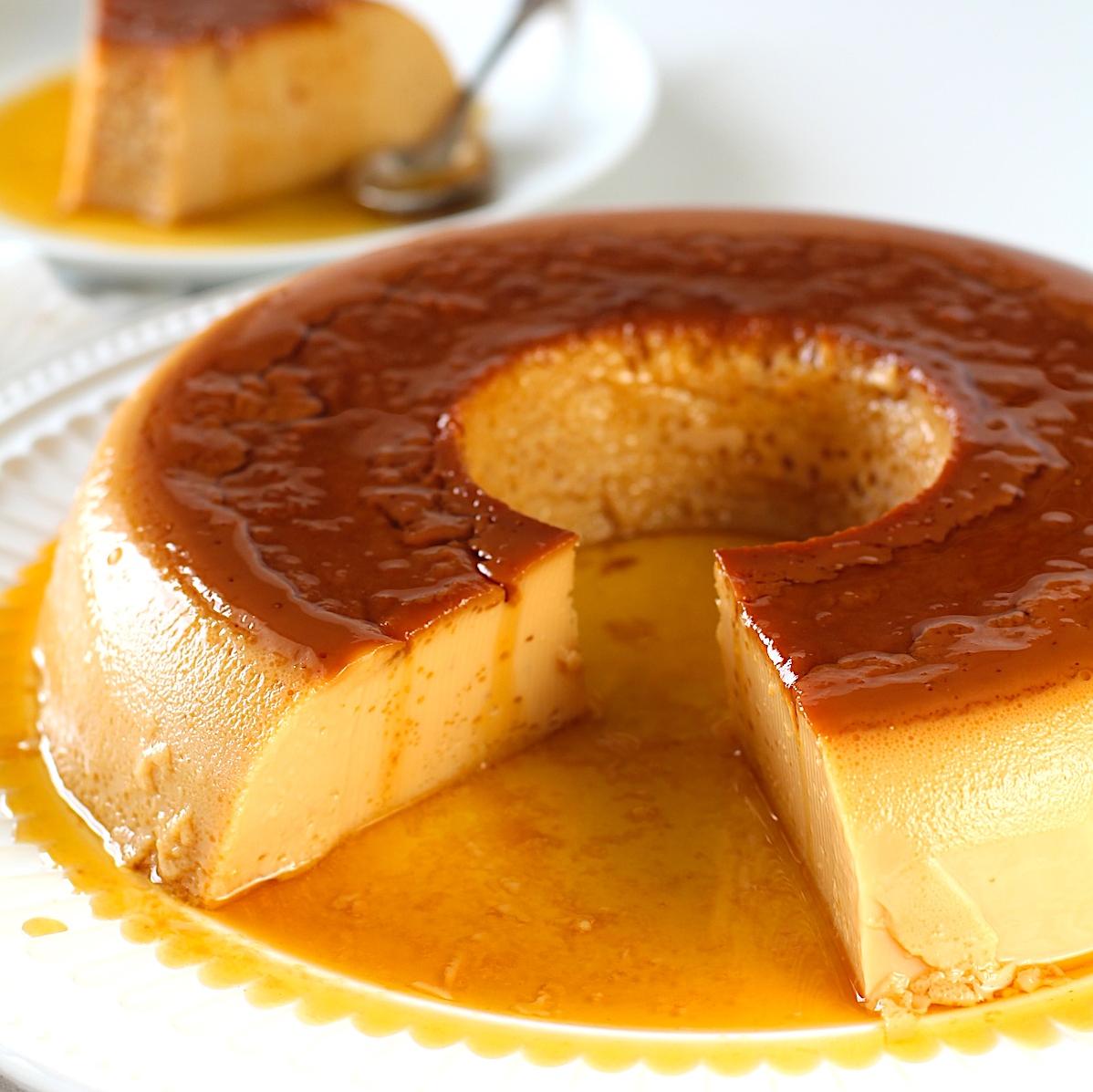  The caramel sauce adds a deep and rich flavor to the flan, just like eating soft caramel candies.