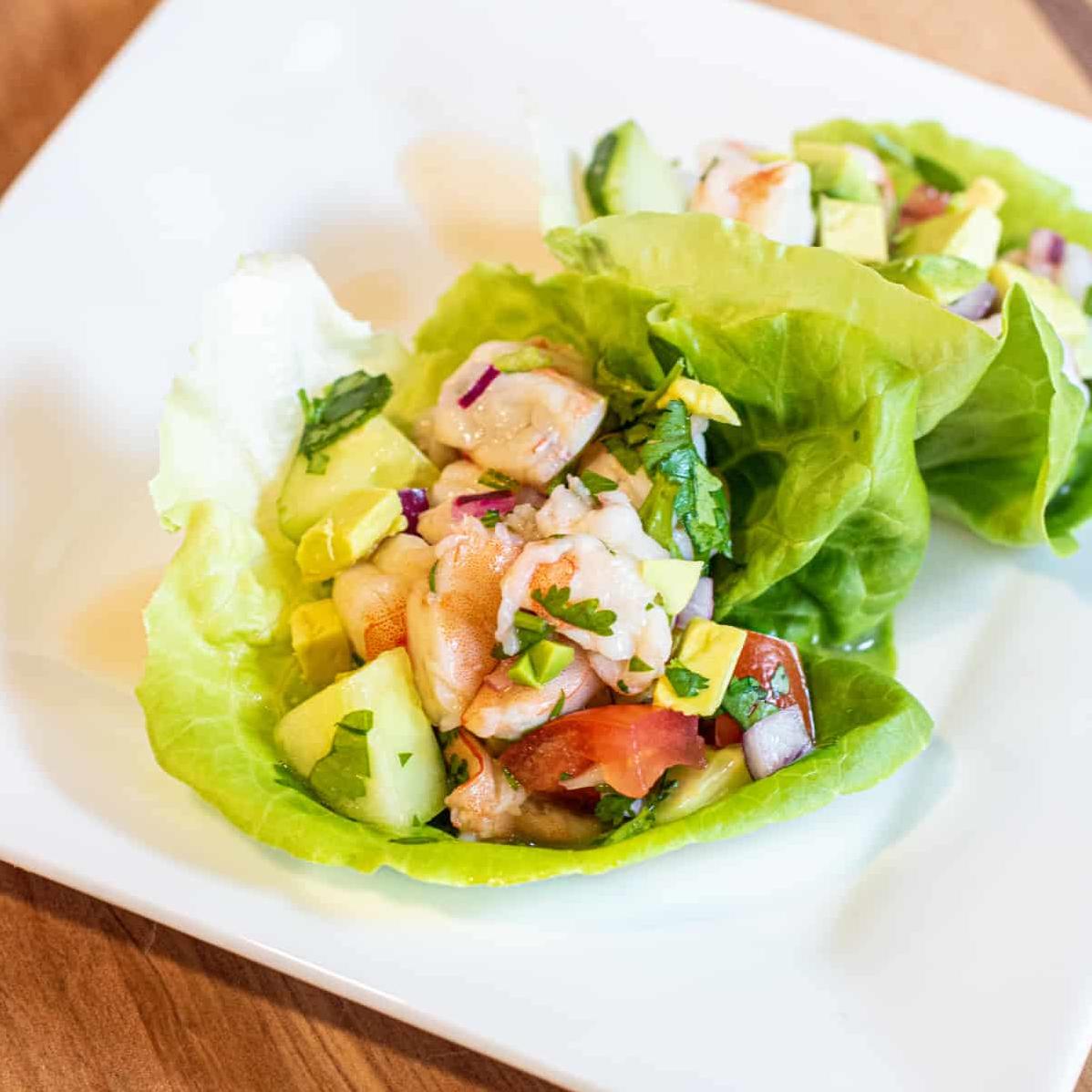  The combination of citrusy flavors and crispy lettuce leaves will awaken your taste buds.