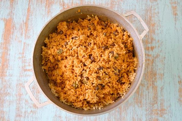  The nutty aroma of saffron and the earthy flavors of gandules combine in this dish.