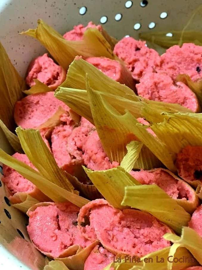  These tamales have a sweet surprise inside that will make your taste buds dance! 🎉