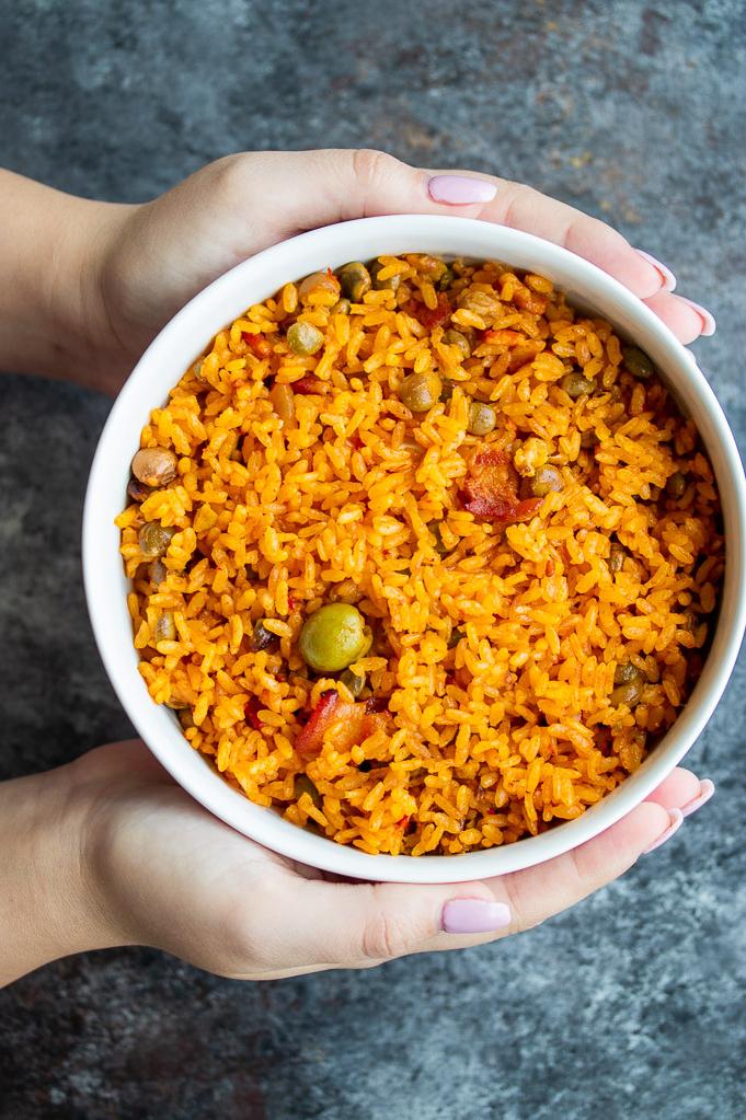  This delicious rice and pigeon peas blend is slow-cooked to perfection for enhanced flavor.