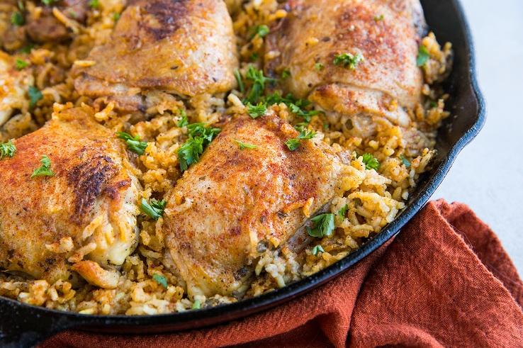  This skillet arroz con pollo is a fiesta in a pan!