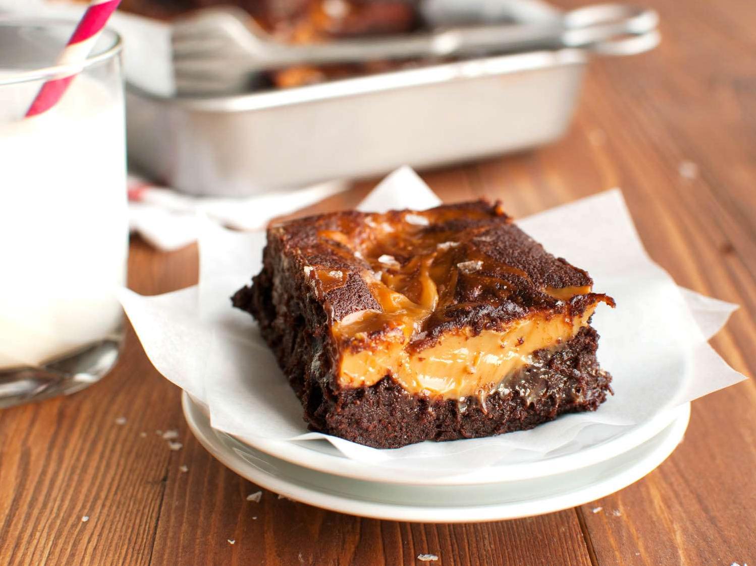  Velvety, caramel-y Dulce de Leche drizzled over rich chocolate brownies? Yes, please!